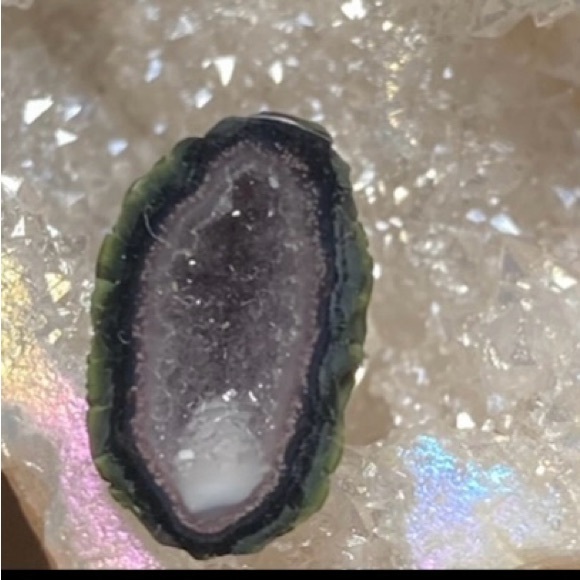 🔮🪺🏔️Gorgeous Amethyst Crystal Earring - Picture 2 of 9